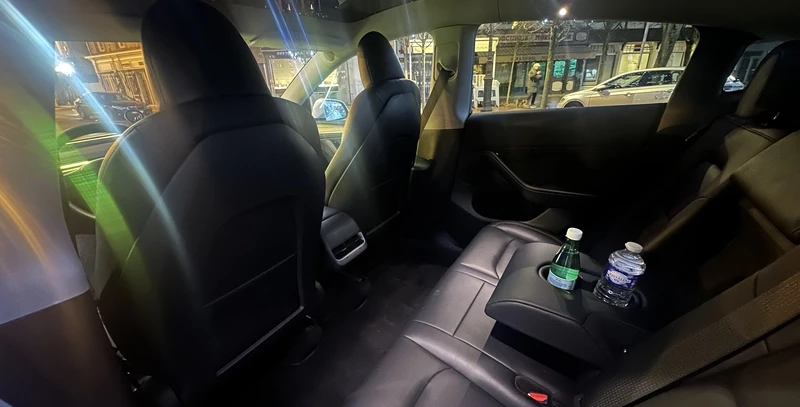 Interieur-voiture-transport-alternative-taxi-caen